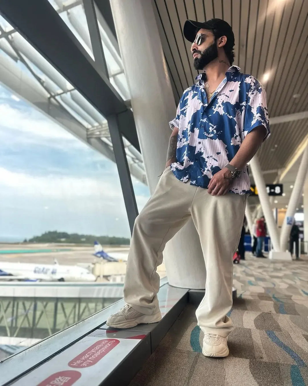 Decoding the Art of Airport Looks