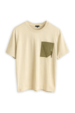 تيشيرت بجيب زيتوني (قاعدة بيج)