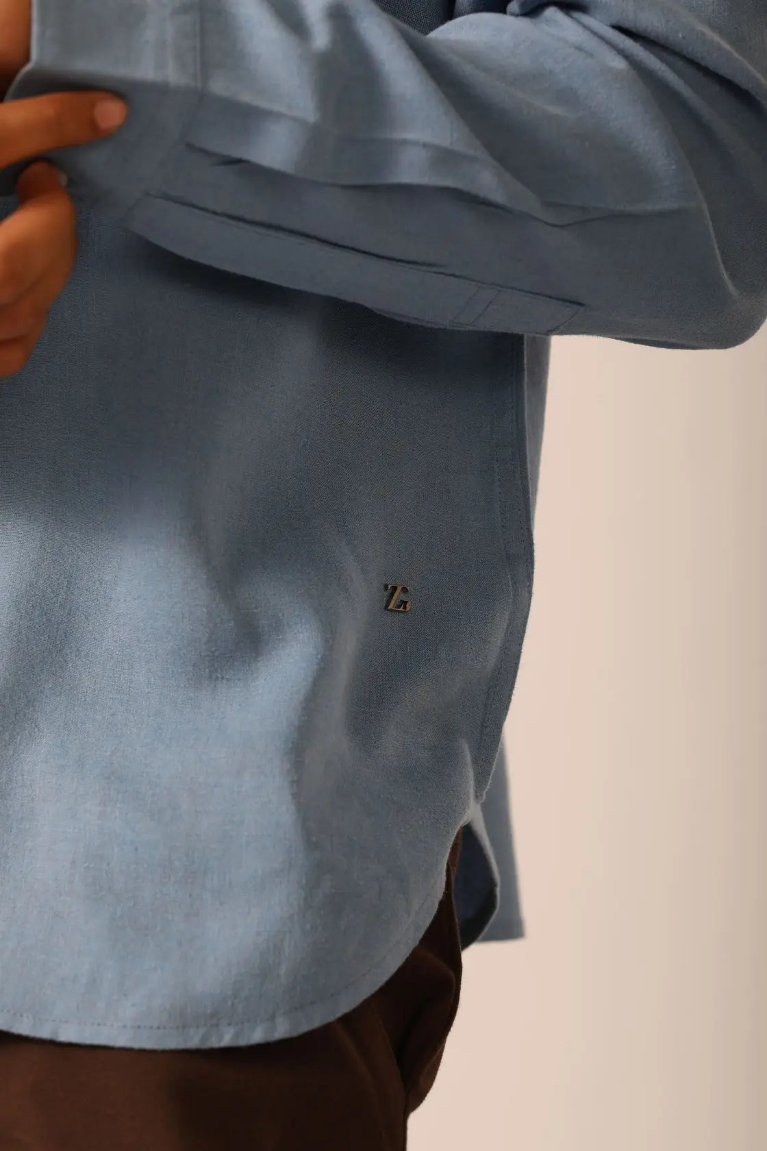 Linen Shirt in Steel Blue - IZGGI