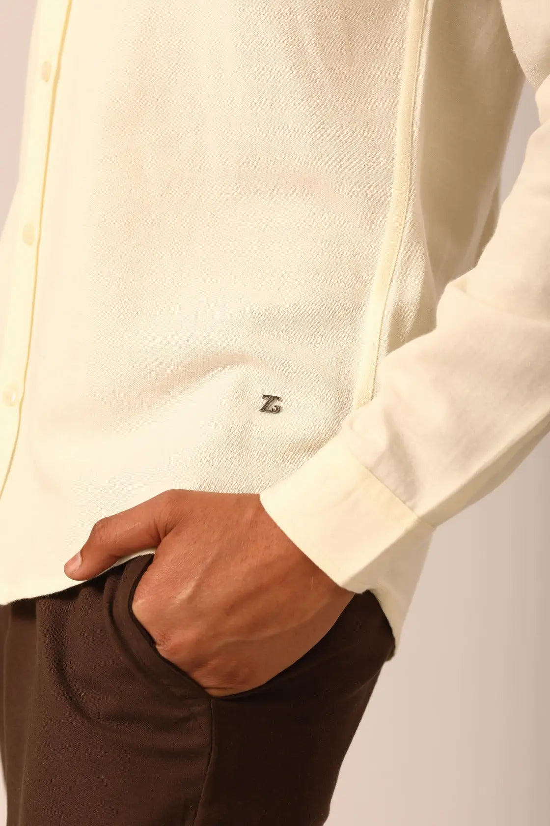 Chinese Collar Linen Shirt in Vanilla - IZGGI