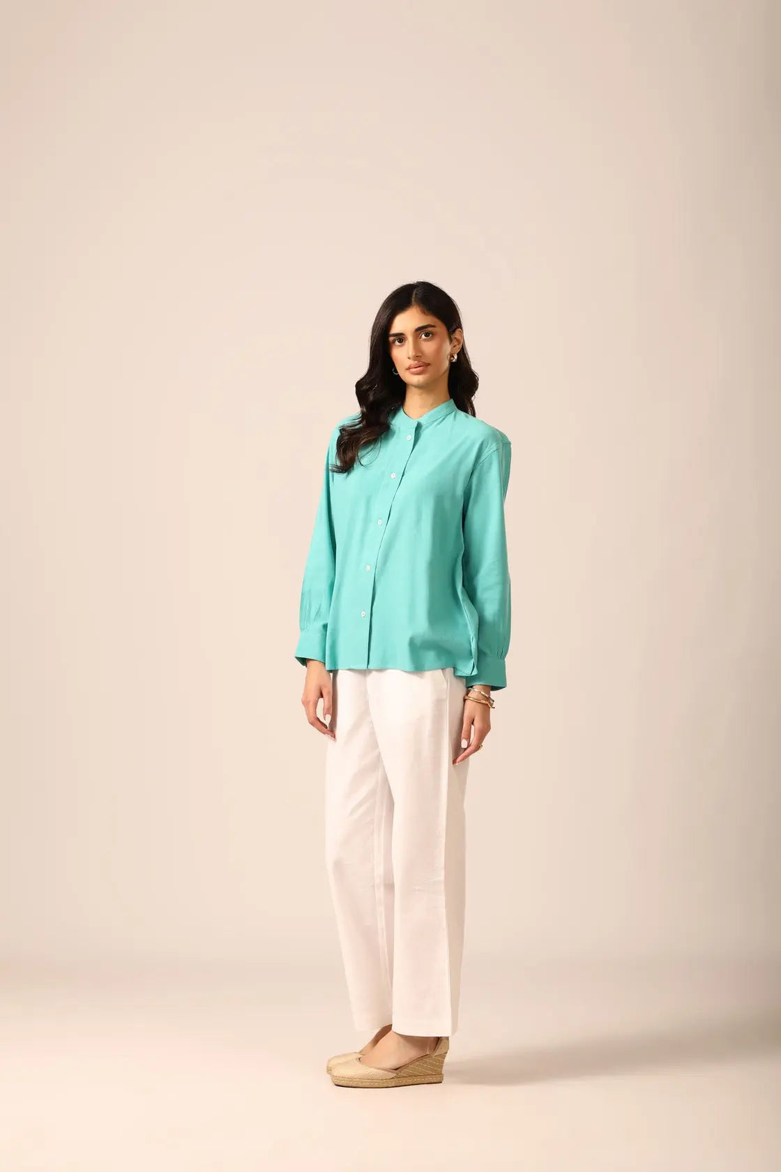 Elm Chinese Collar Linen Shirt in Lagoon - IZGGI