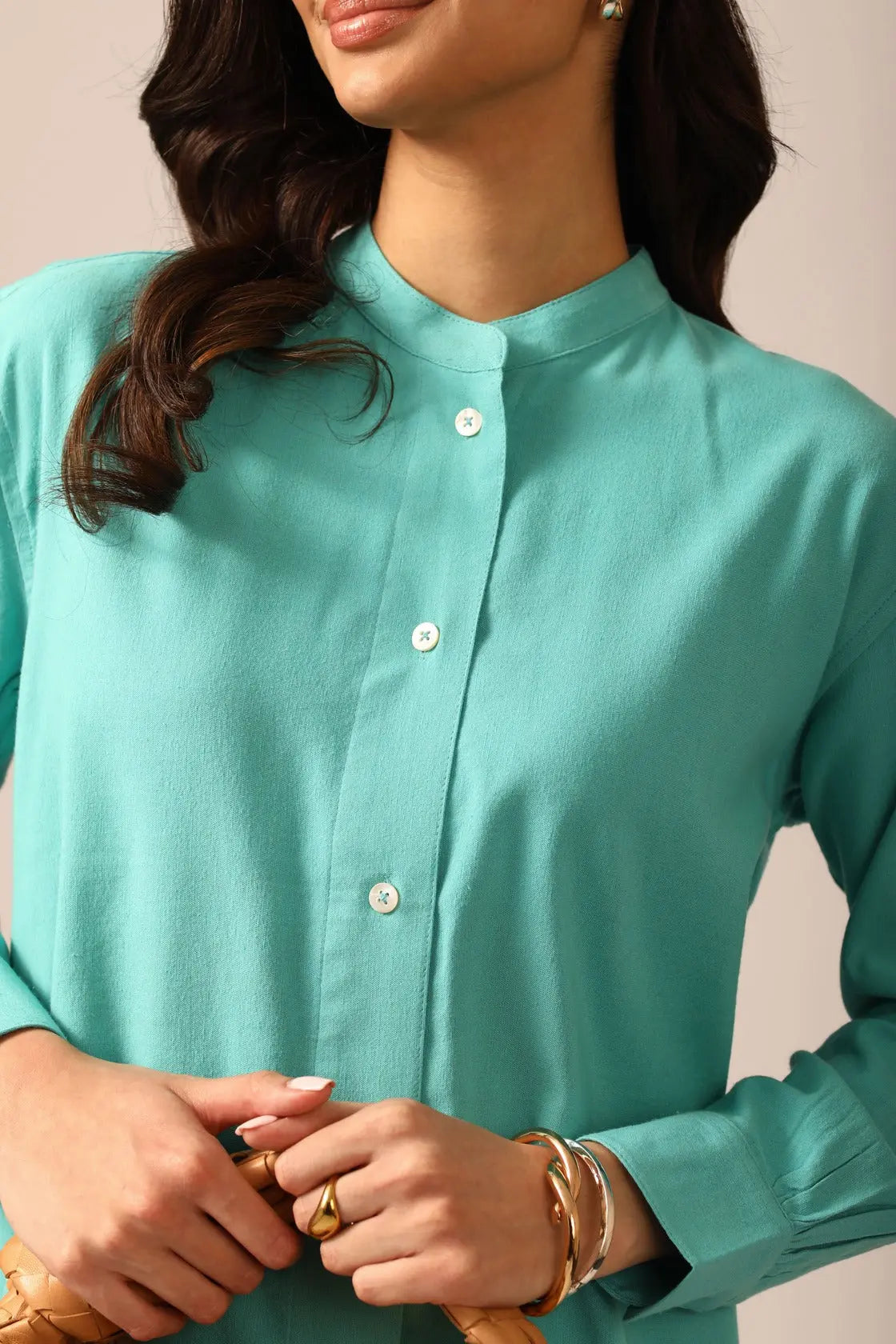 Elm Chinese Collar Linen Shirt in Lagoon - IZGGI