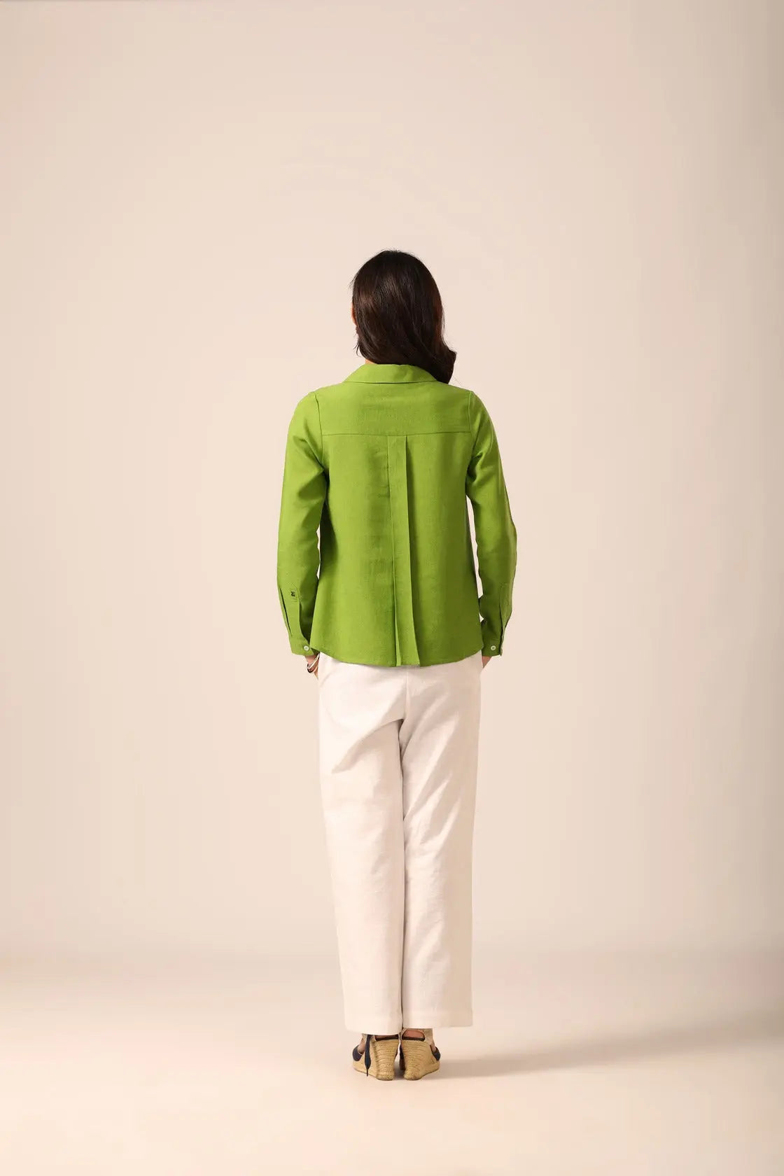 Bria A-line Linen Shirt in Serpent - IZGGI