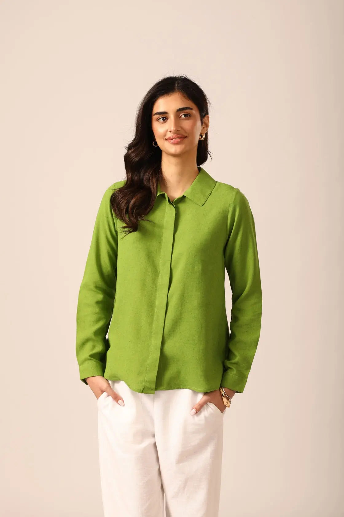 Bria A-line Linen Shirt in Serpent - IZGGI
