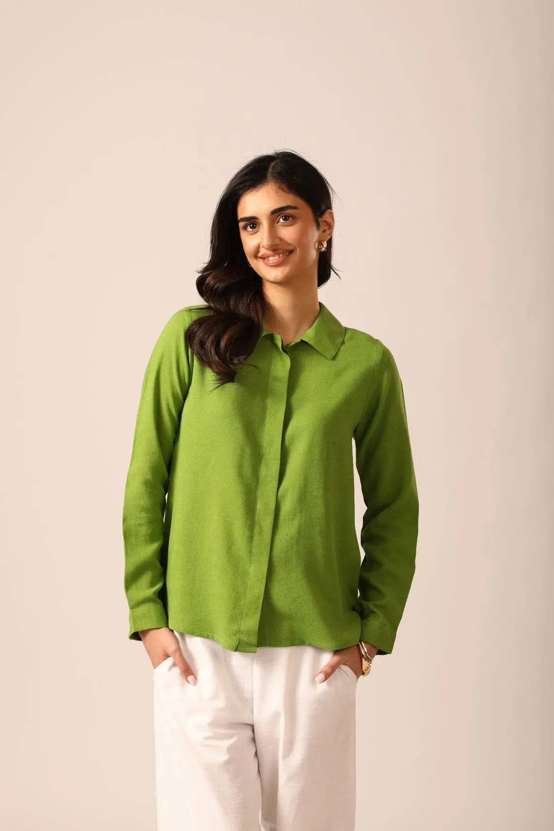 Bria A-line Linen Shirt in Serpent - IZGGI