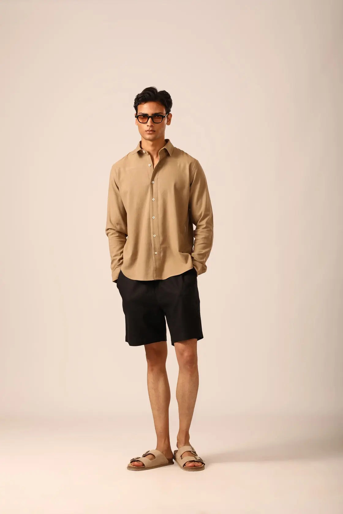 Linen Shirt in Taupe - IZGGI