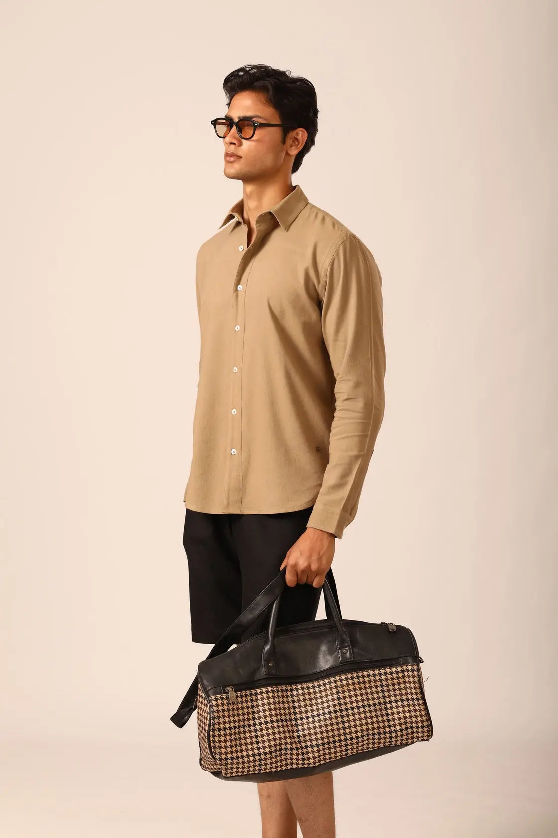 Linen Shirt in Taupe - IZGGI
