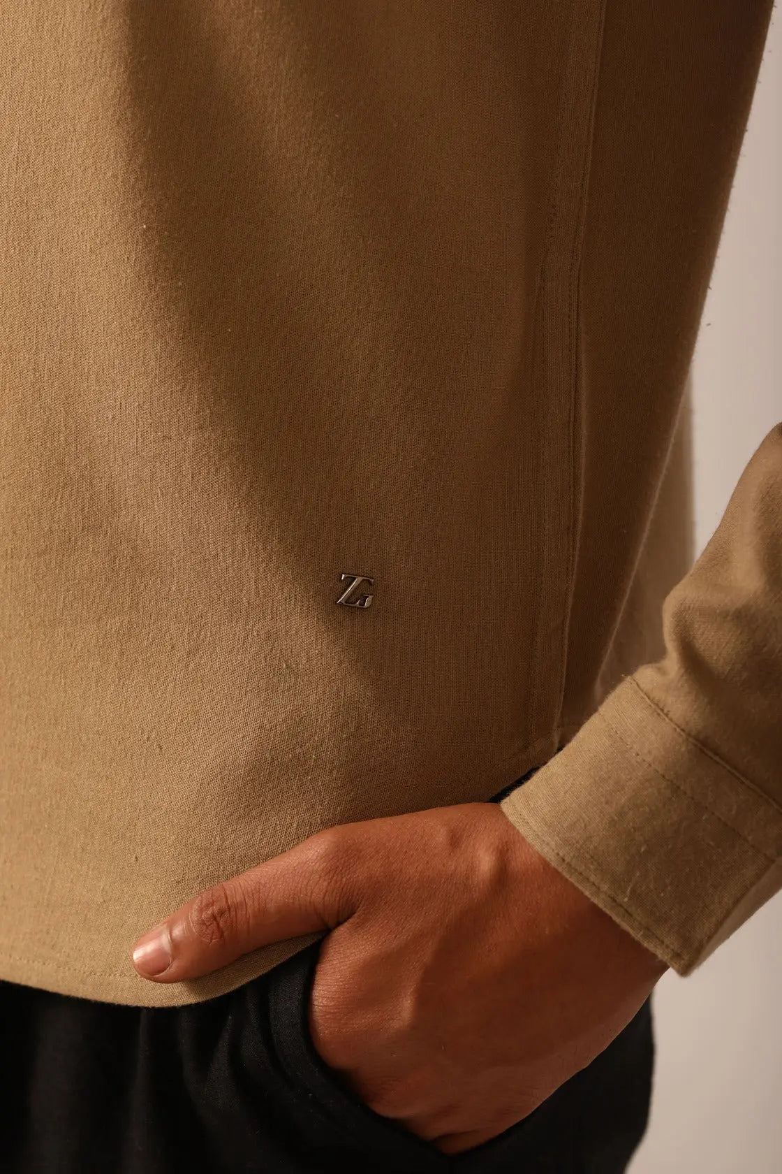 Linen Shirt in Taupe - IZGGI