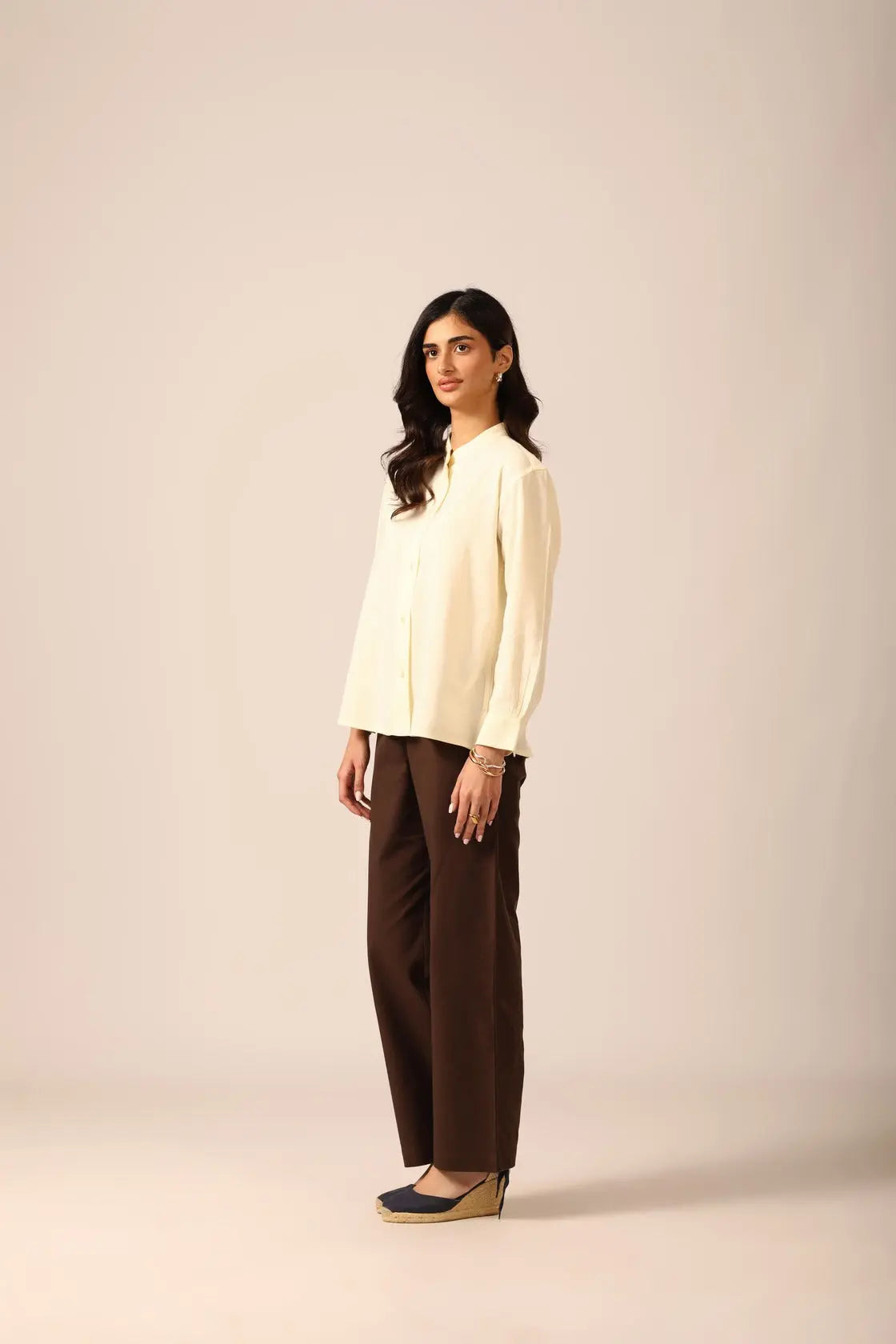Elm Chinese Collar Linen Shirt in Vanilla - IZGGI