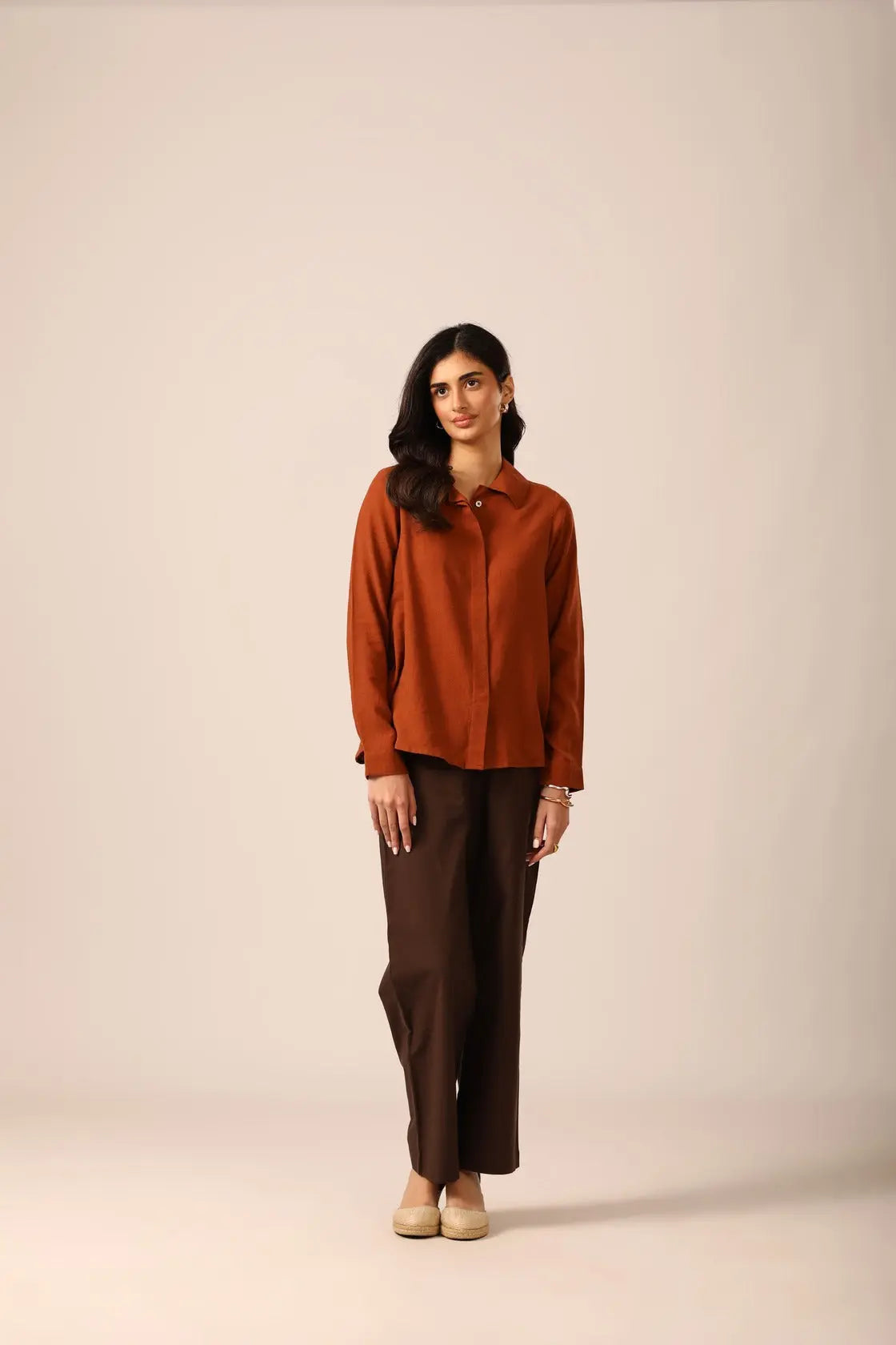 Bria A-line Linen Shirt in Pecan - IZGGI