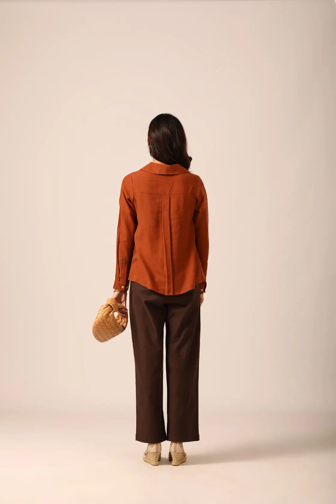 Bria A-line Linen Shirt in Pecan - IZGGI