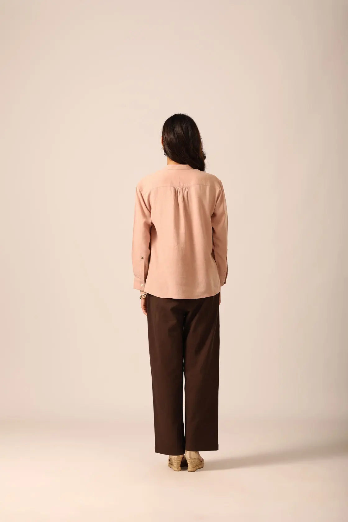 Elm Chinese Collar Linen Shirt in Powder Puff - IZGGI
