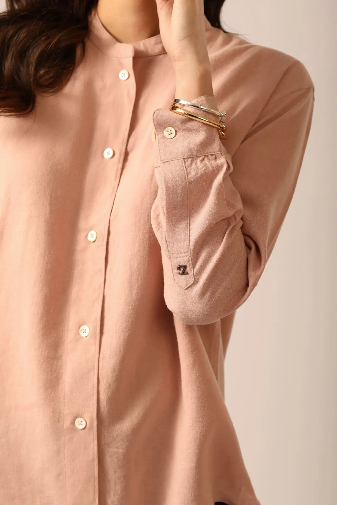 Elm Chinese Collar Linen Shirt in Powder Puff - IZGGI