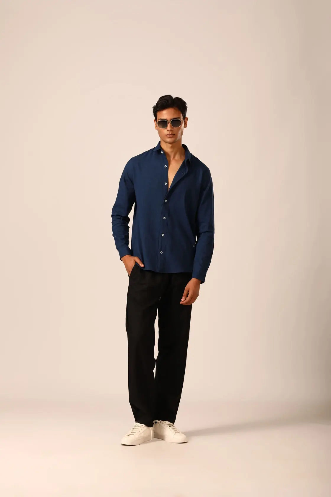 Linen Shirt in Midnight Blue - IZGGI