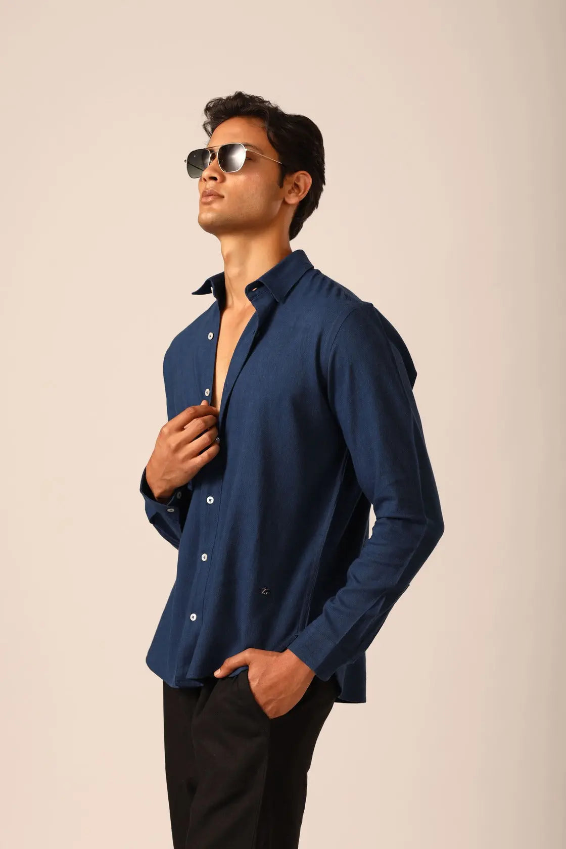 Linen Shirt in Midnight Blue - IZGGI