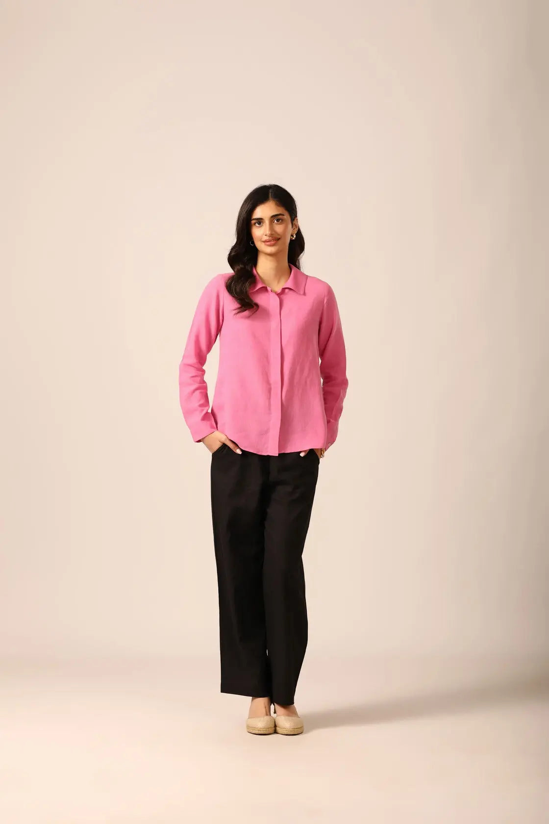 Bria A-line Linen Shirt in Taffy - IZGGI