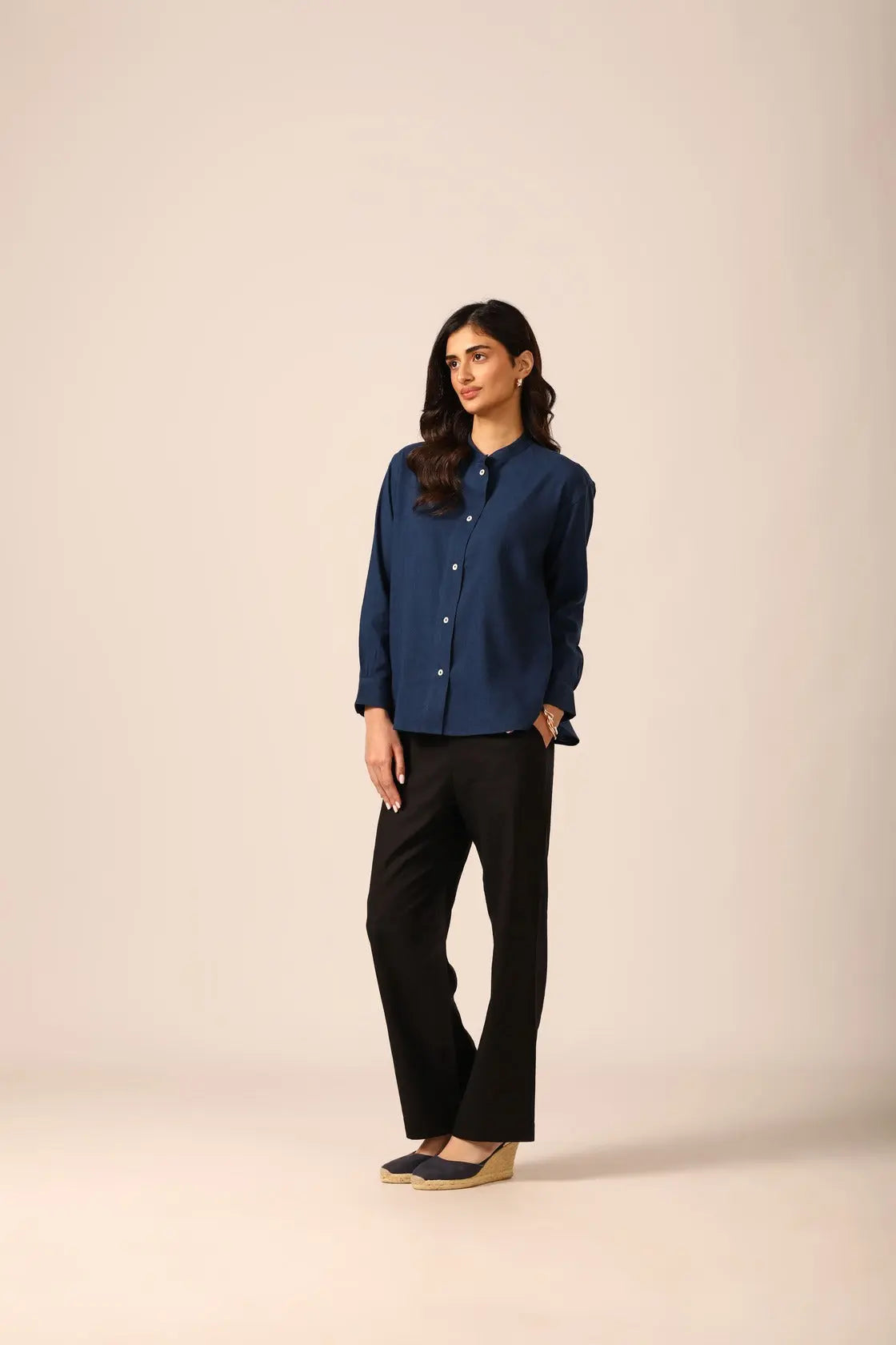 Elm Chinese Collar Linen Shirt in Midnight Blue - IZGGI