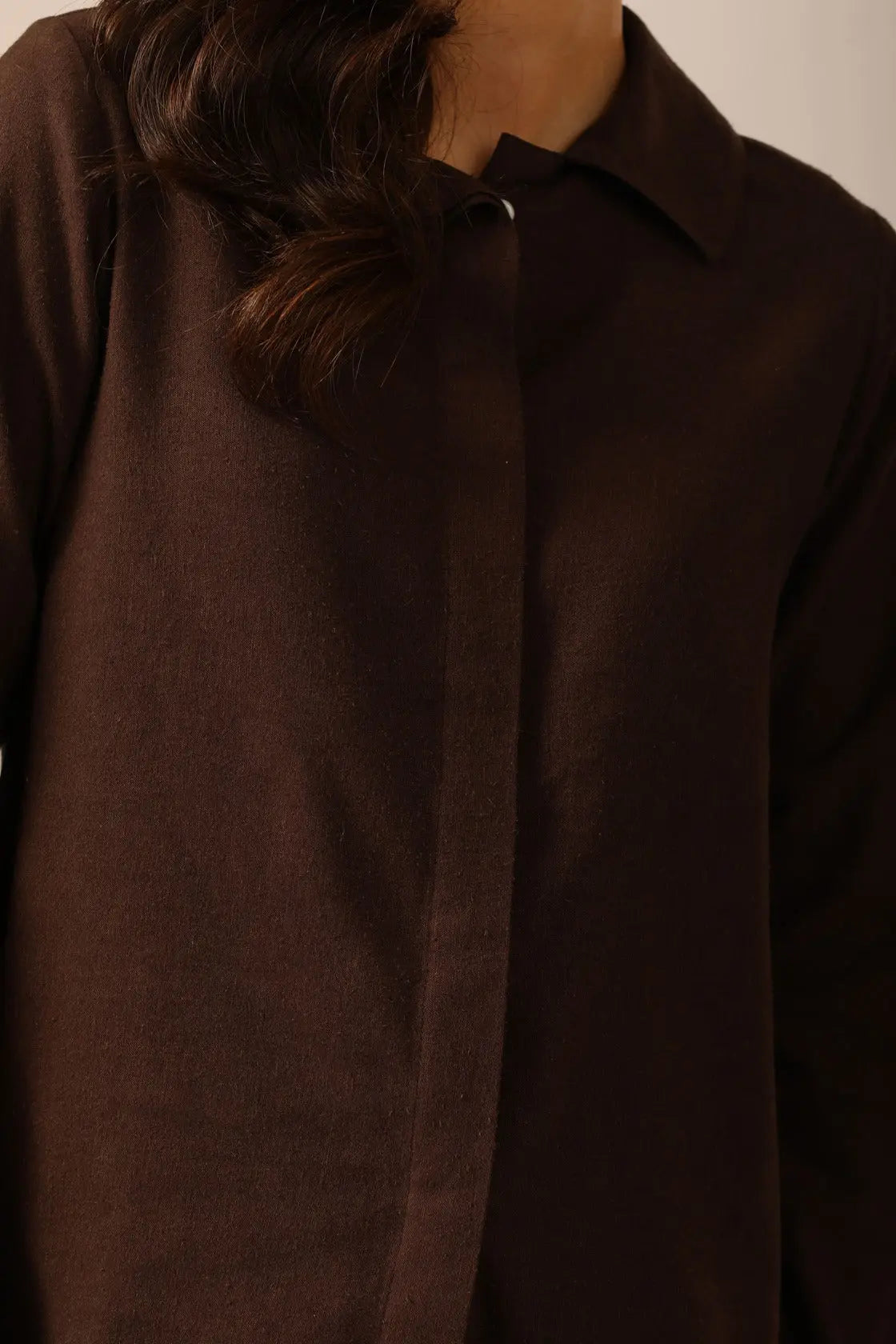 Bria A-line Linen Shirt in Espresso - IZGGI