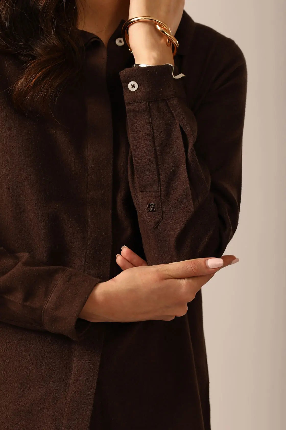 Bria A-line Linen Shirt in Espresso - IZGGI
